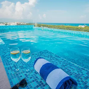Appartement With Ocean View Pool In Av 10 & 60 Street, Playa del Carmen