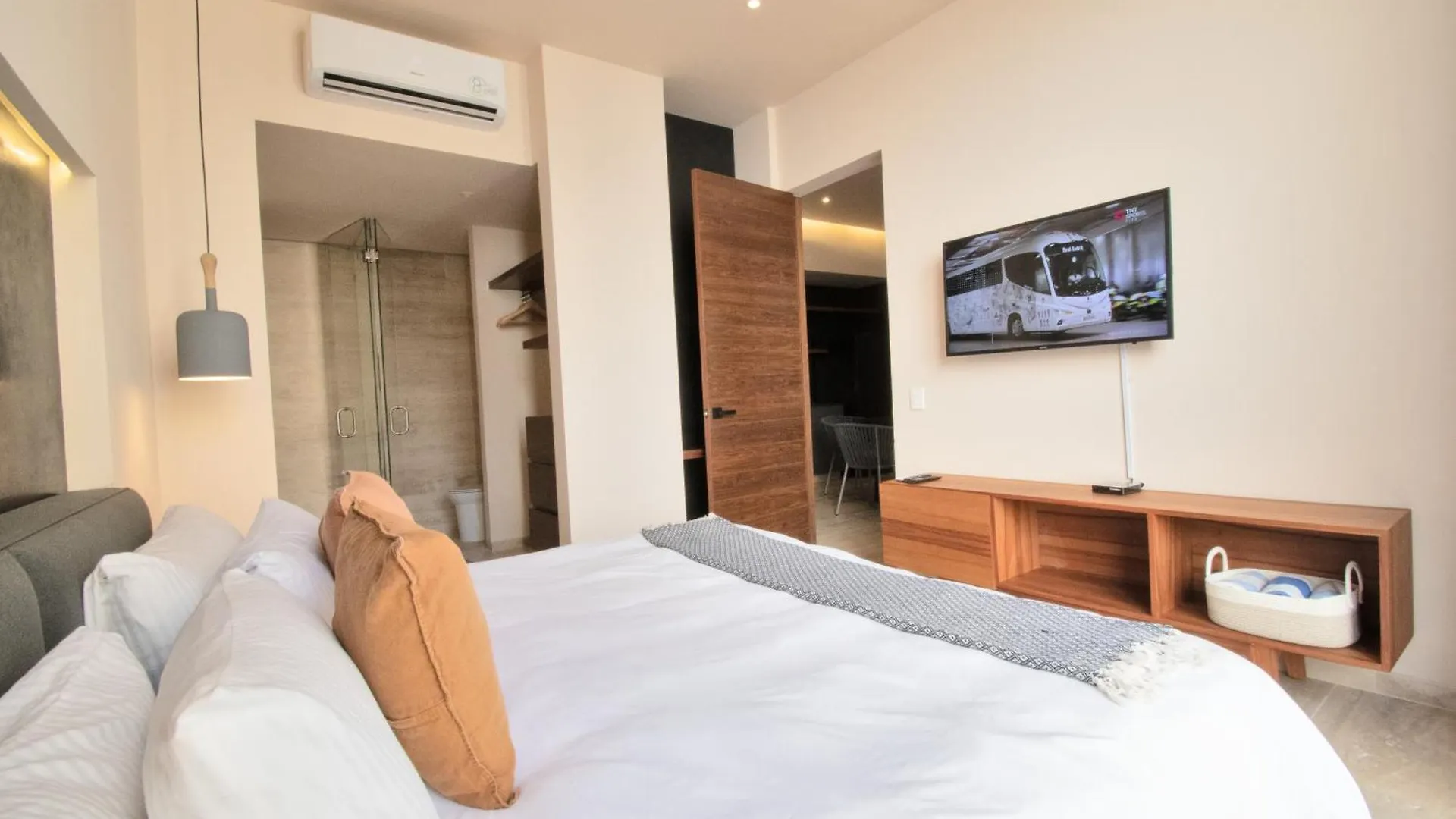 Ceren Luxury Apartments At Fifth Avenue By Spot Rentals Playa del Carmen